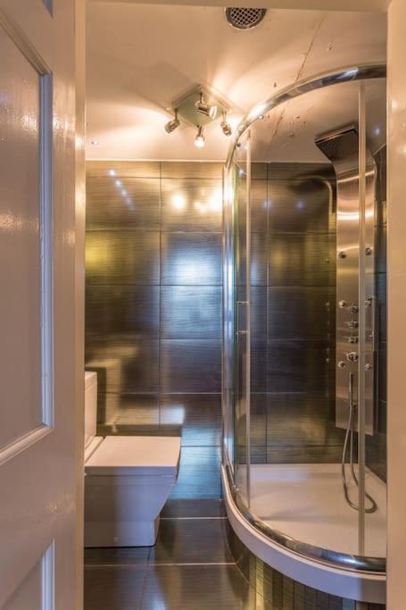 Prime Edinburgh City Centre - 4 Bed Penthouse Buitenkant foto