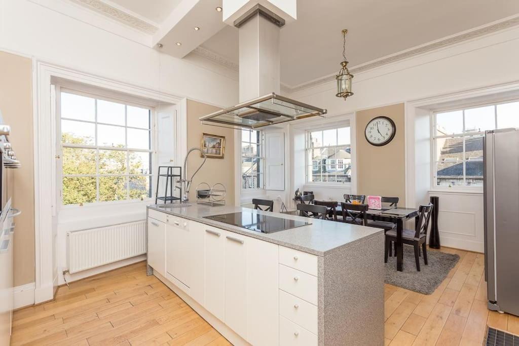 Prime Edinburgh City Centre - 4 Bed Penthouse Buitenkant foto